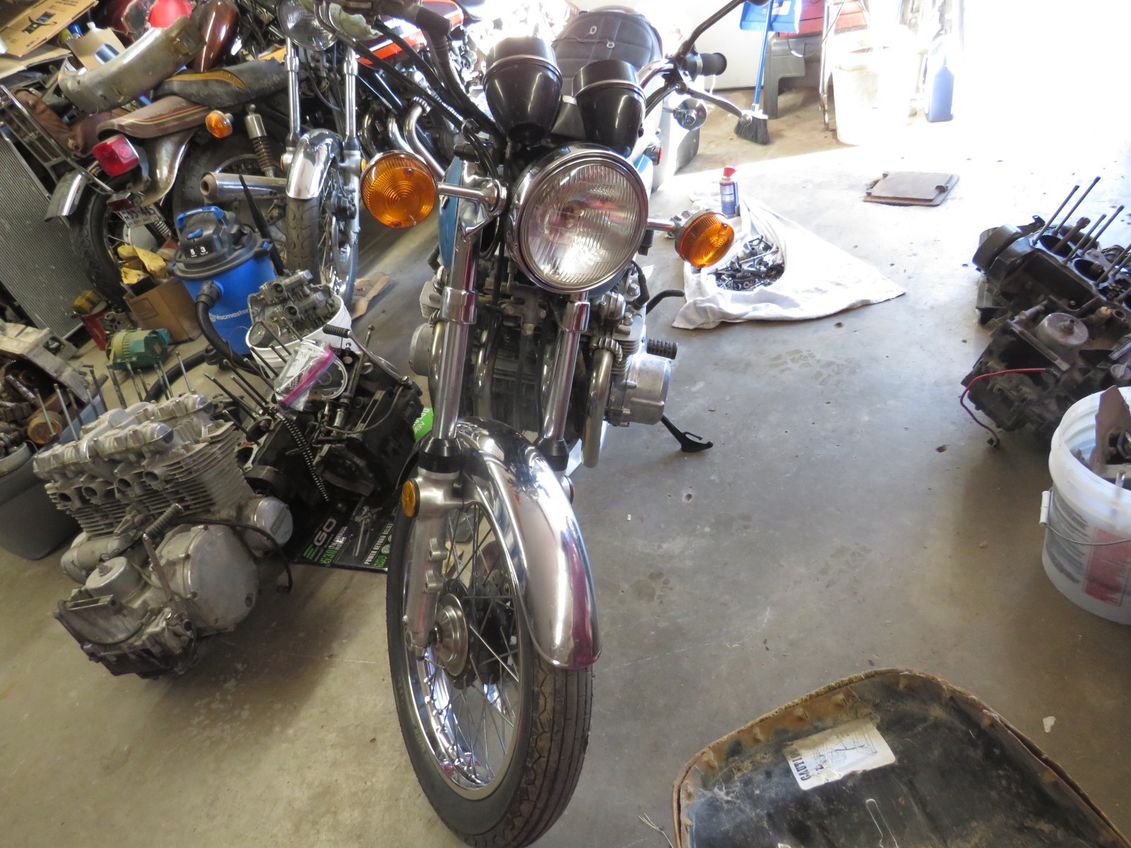 Kawasaki-Z1-900-1975-2