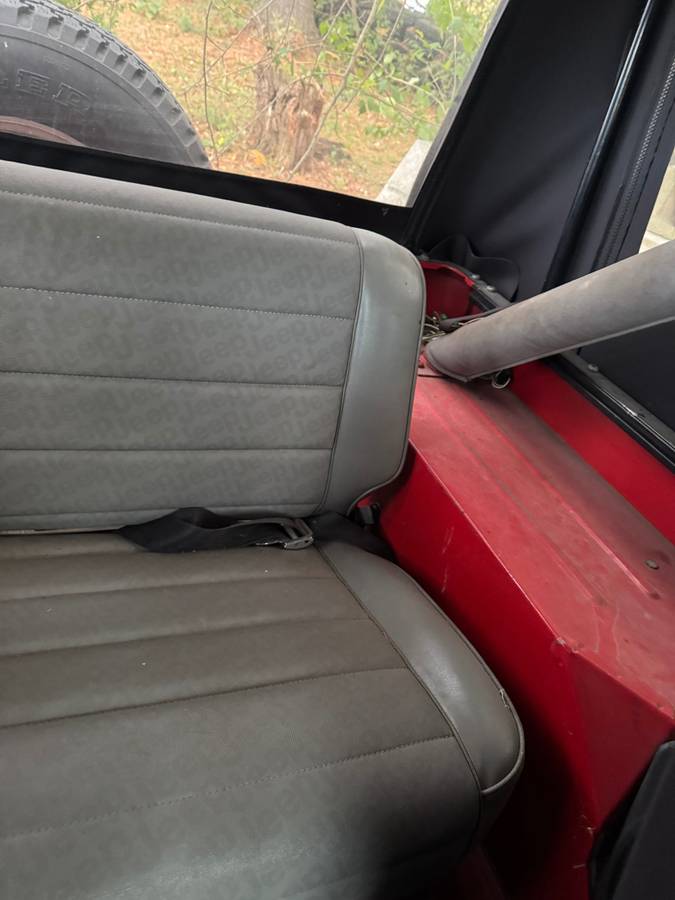 Keep-wrangler-1989-red-8