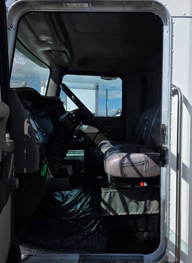 Kenworth-548ch-diesel-1991-white-12