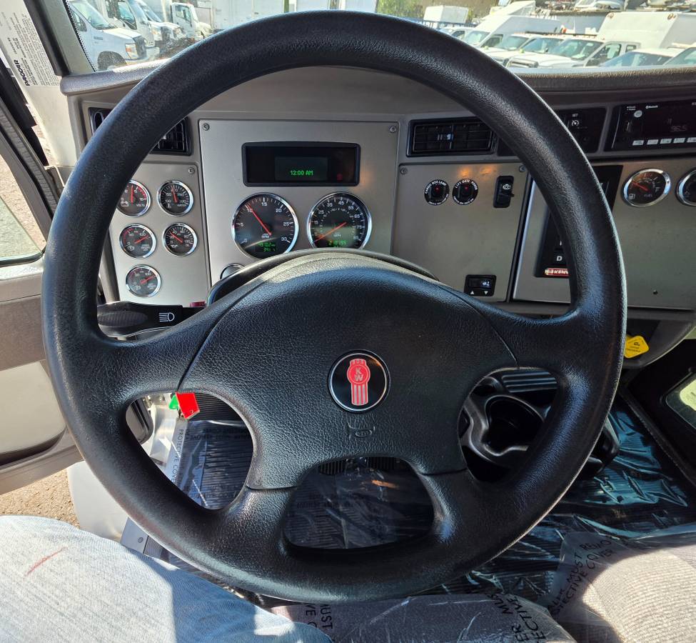 Kenworth-548ch-diesel-1991-white-14