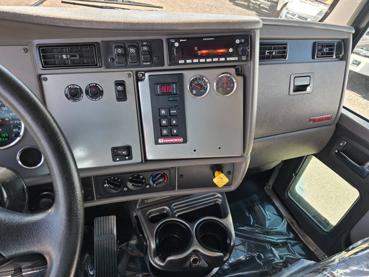 Kenworth-548ch-diesel-1991-white-16
