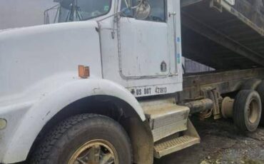 Kw-t800-triaxle-truck-diesel-1989-white-2