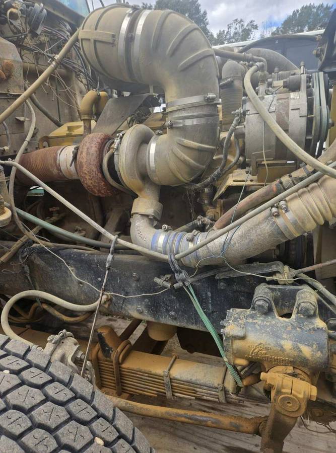 Kw-t800-triaxle-truck-diesel-1989-white-4