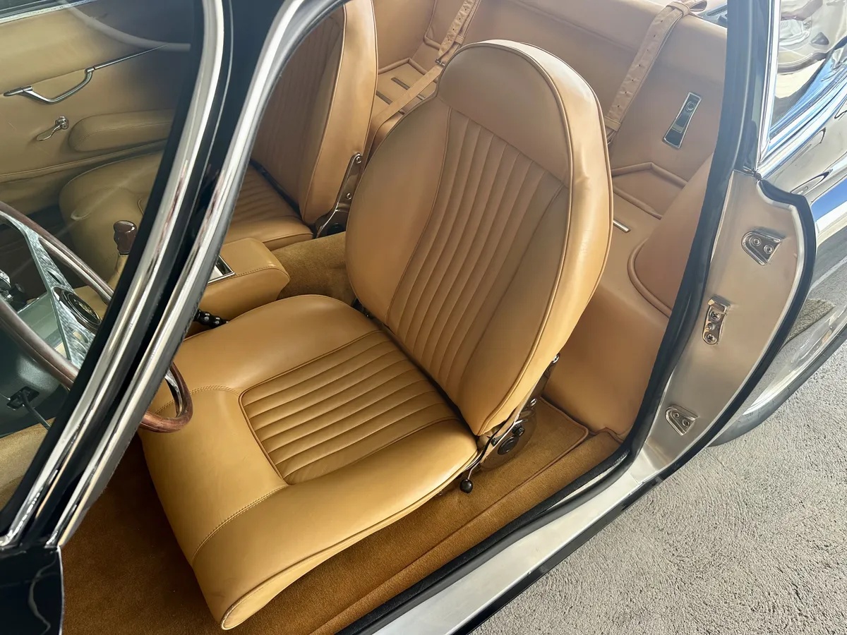 Lamborghini-350-gt-1965-Black-Tan-14