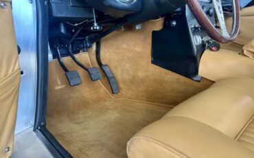 Lamborghini-350-gt-1965-Black-Tan-16