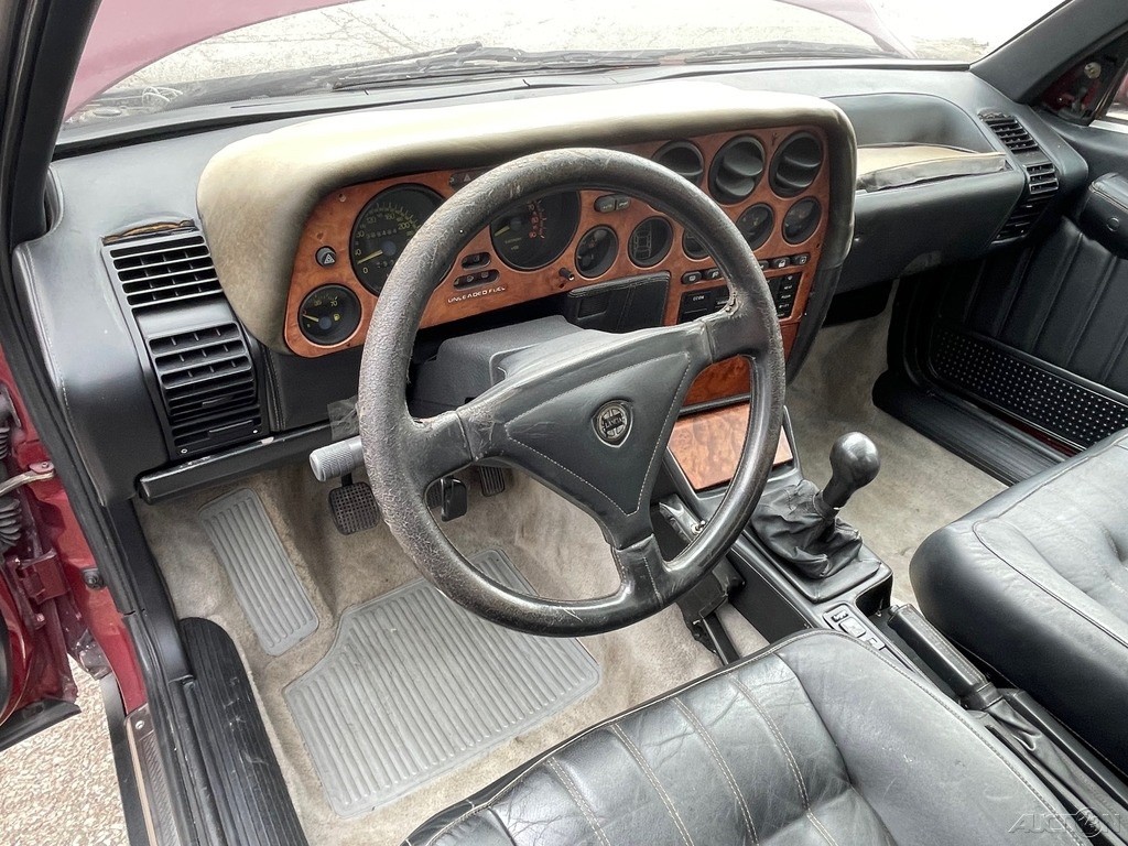 Lancia-Thema-1991-Sedan-12