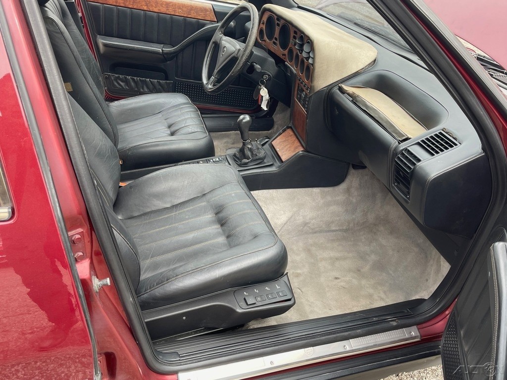 Lancia-Thema-1991-Sedan-15