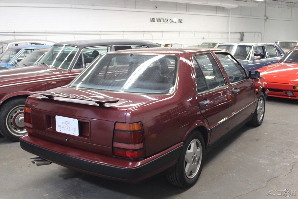 Lancia-Thema-1991-Sedan-2