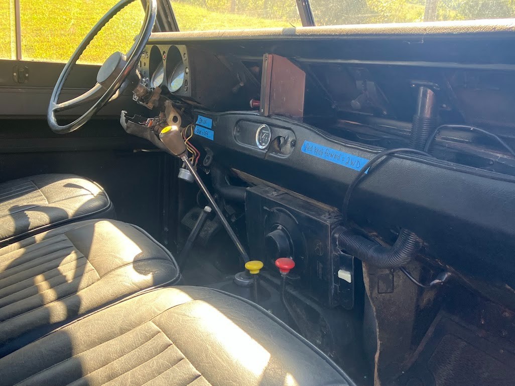Land-Rover-3-1974-SUV-12