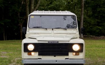 Land-Rover-Defender-1990-SUV-5