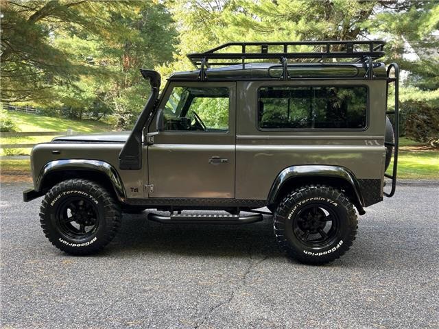Land-Rover-Defender-1991-3