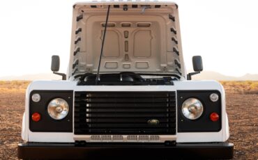 Land-Rover-Defender-1992-11