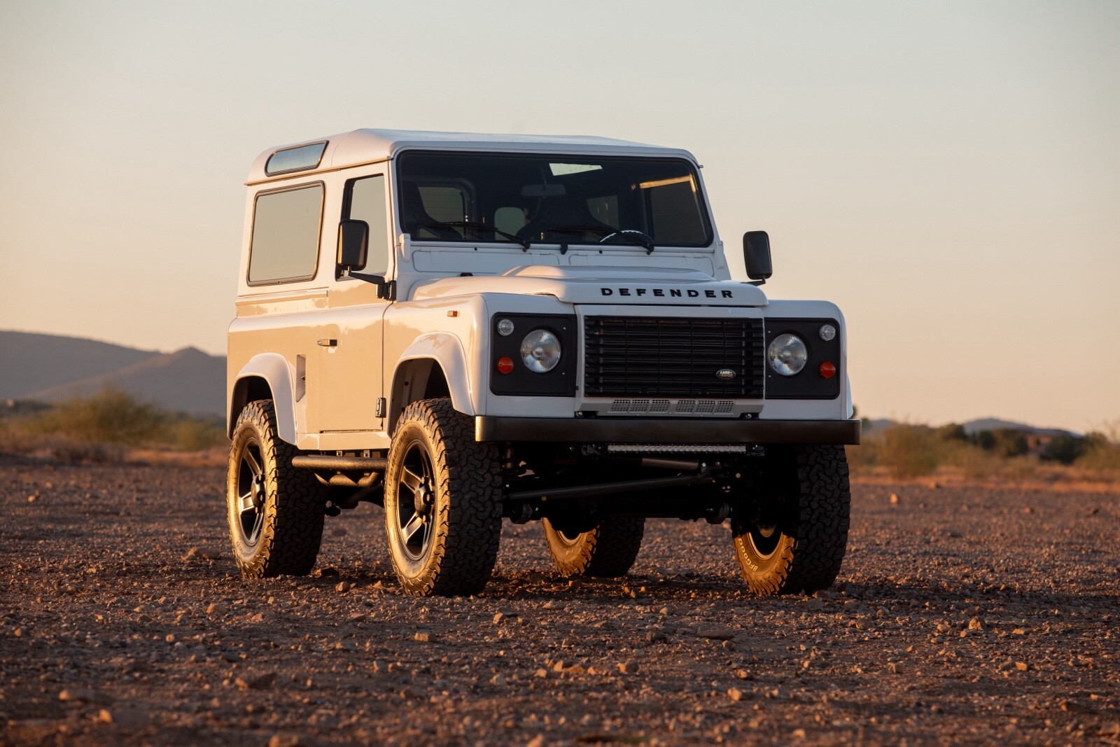 Land-Rover-Defender-1992-12