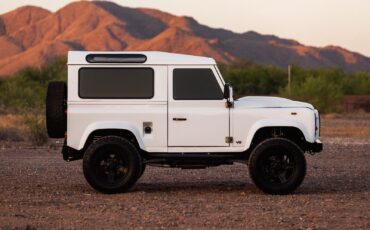 Land-Rover-Defender-1992-2