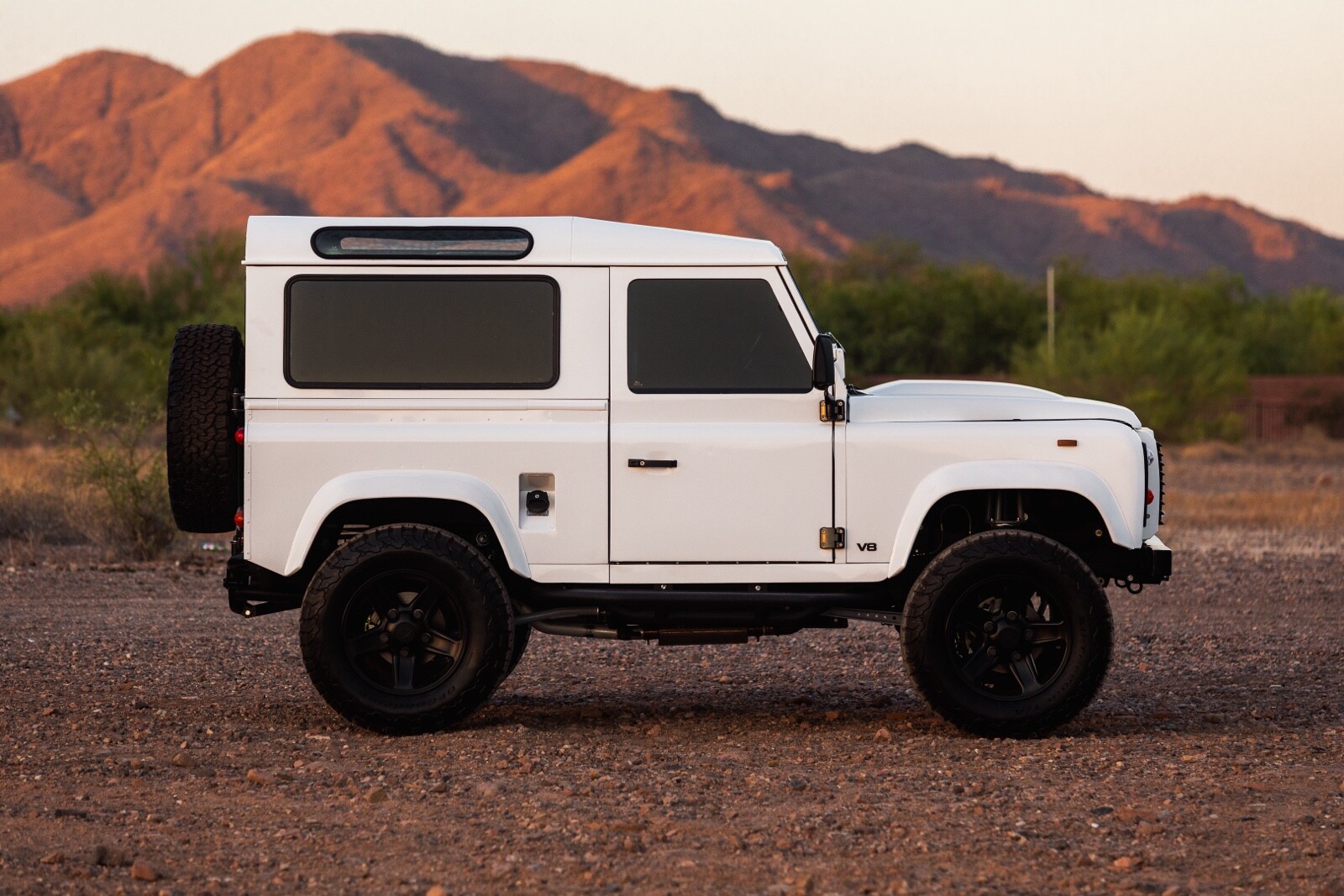 Land-Rover-Defender-1992-2
