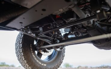 Land-Rover-Defender-1992-21