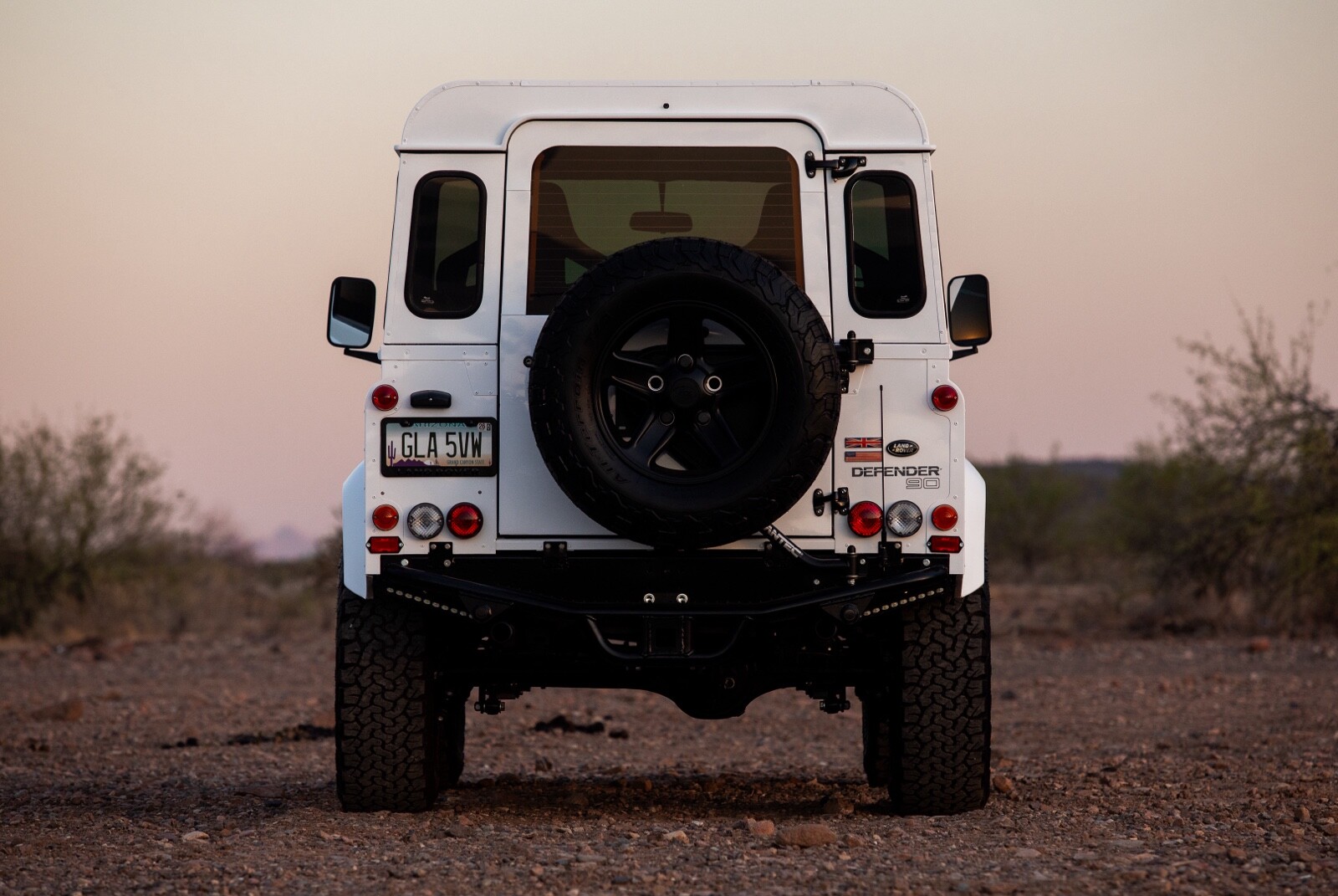 Land-Rover-Defender-1992-23