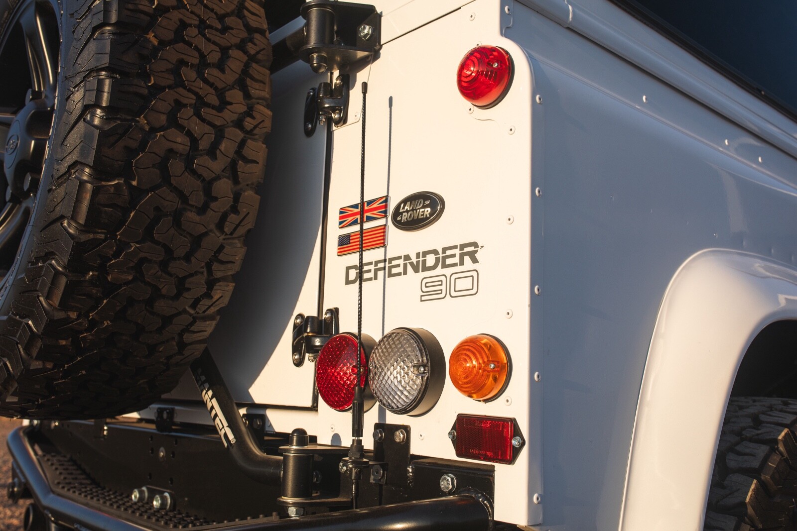 Land-Rover-Defender-1992-24