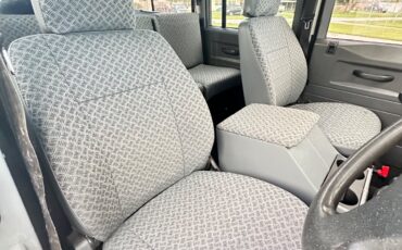 Land-Rover-Defender-1992-SUV-12
