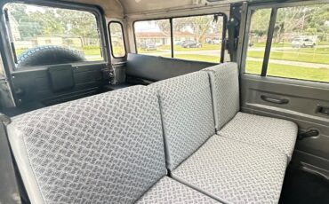 Land-Rover-Defender-1992-SUV-13