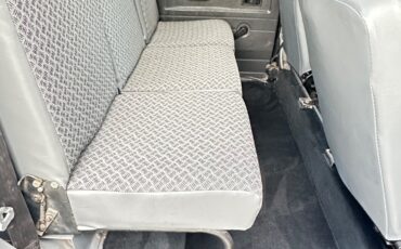 Land-Rover-Defender-1992-SUV-15