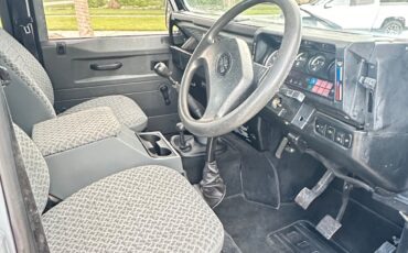 Land-Rover-Defender-1992-SUV-16
