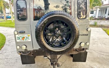 Land-Rover-Defender-1992-SUV-5