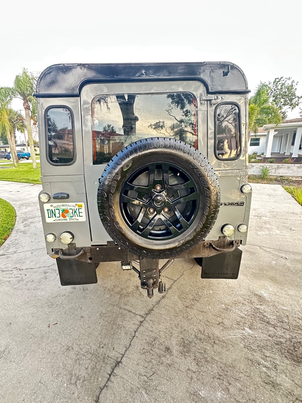 Land-Rover-Defender-1992-SUV-5