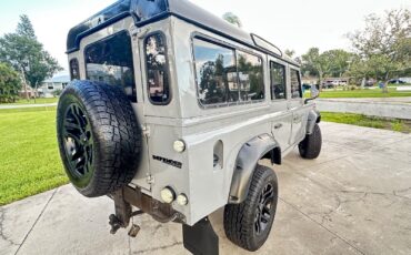 Land-Rover-Defender-1992-SUV-6
