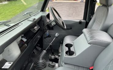 Land-Rover-Defender-1993-11
