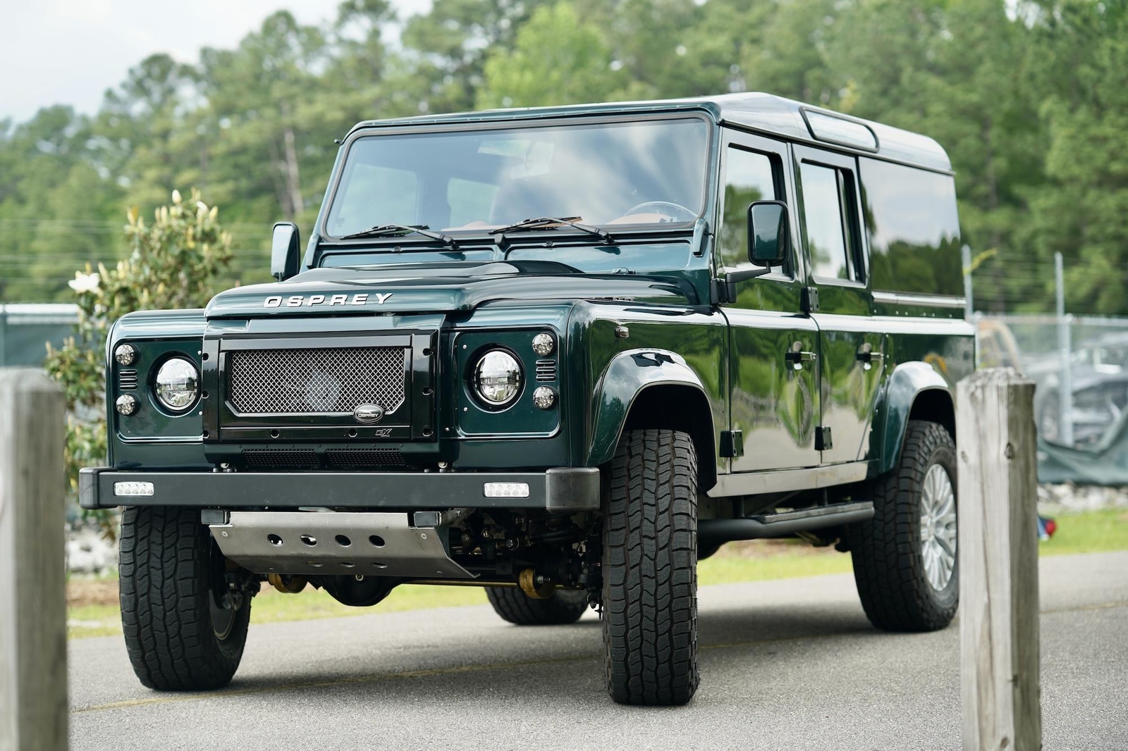 Land-Rover-Defender-1993-2