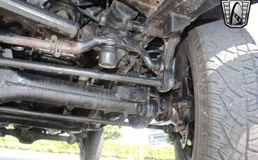 Land-Rover-Defender-1994-10
