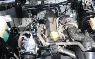 Land-Rover-Defender-1994-13