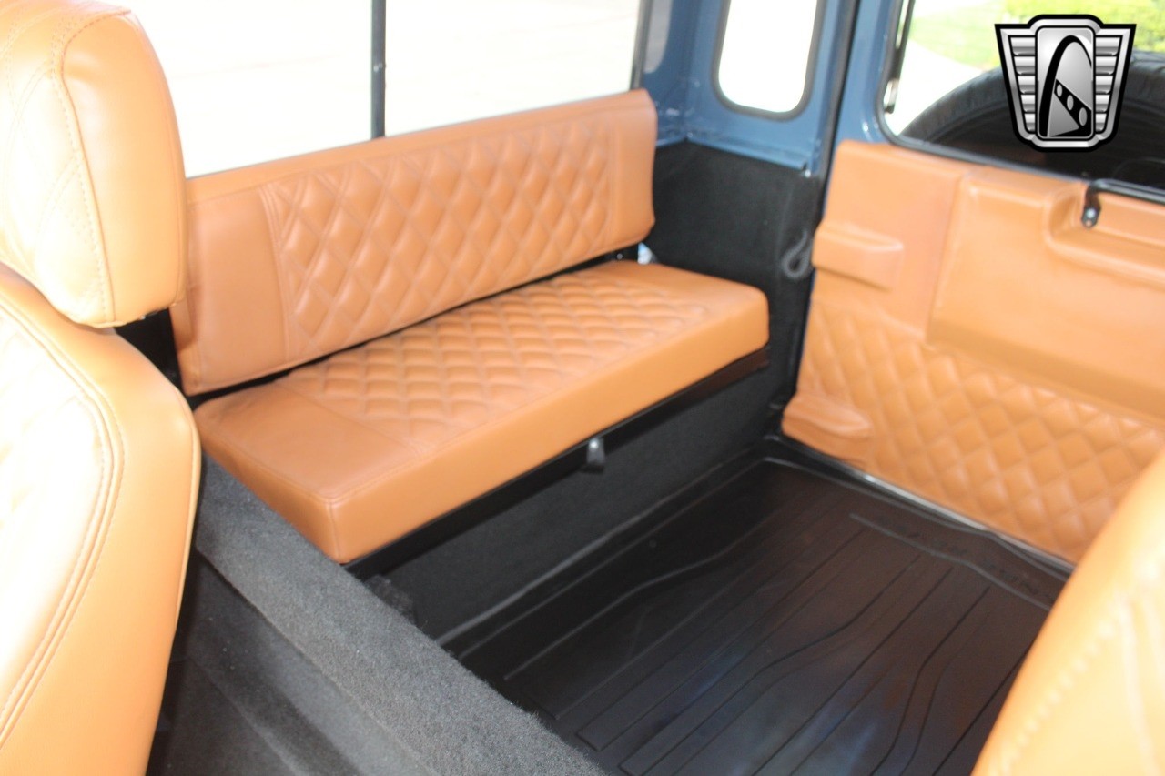 Land-Rover-Defender-1994-18