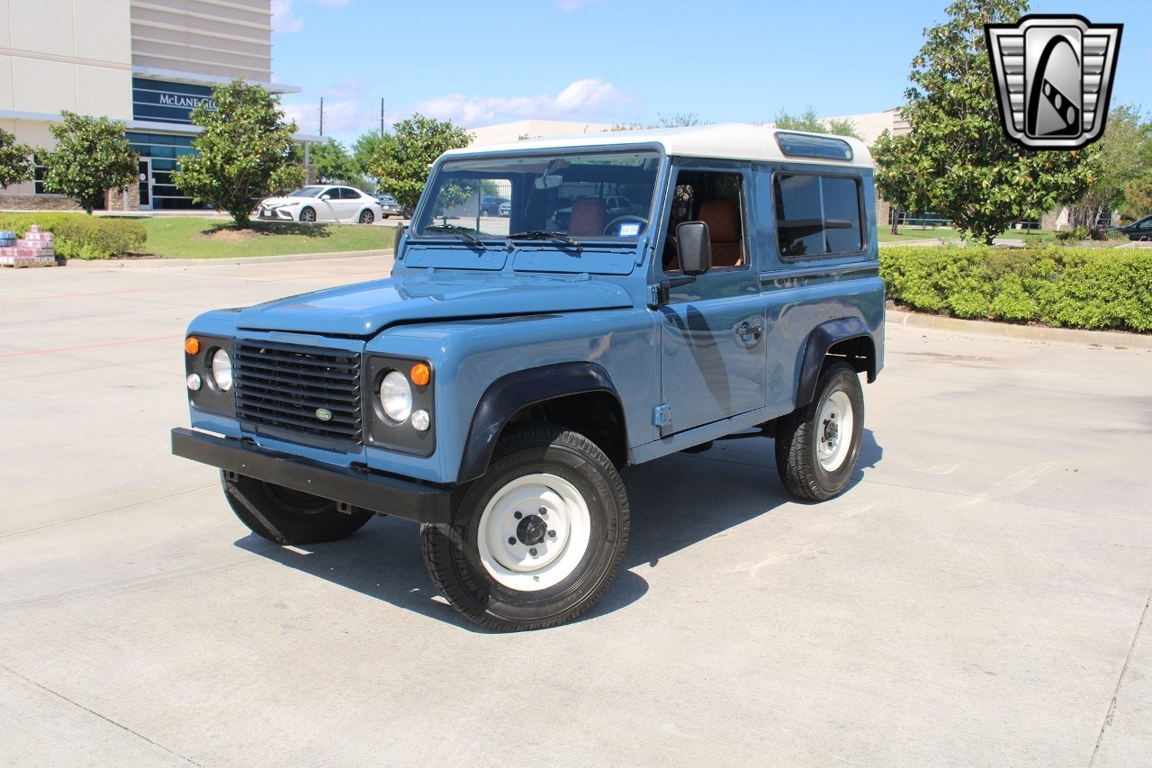 Land-Rover-Defender-1994-2