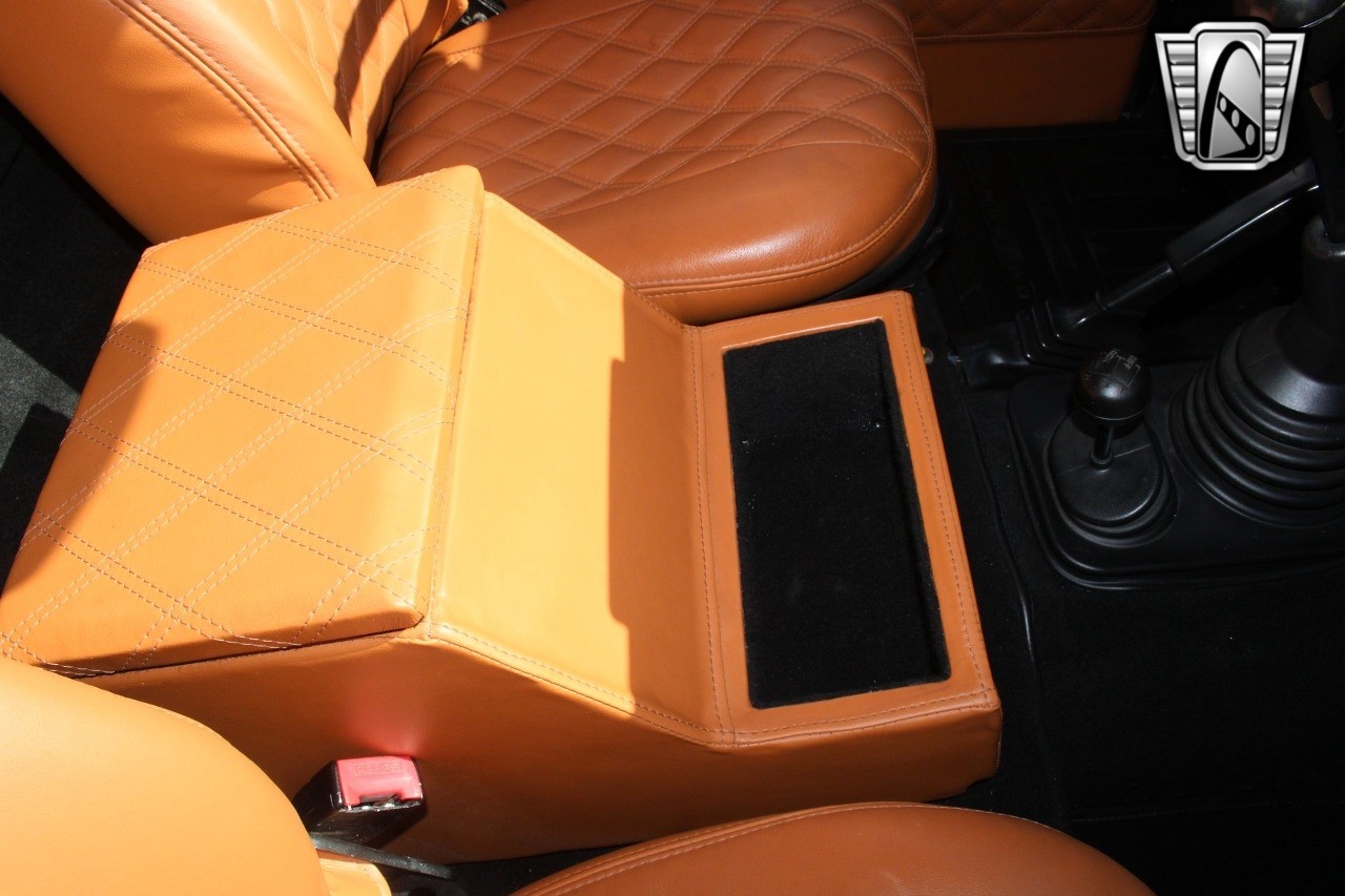 Land-Rover-Defender-1994-21