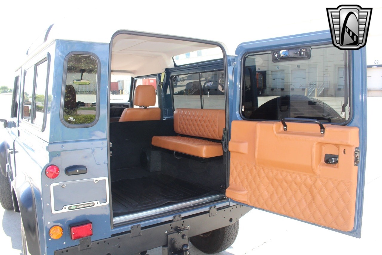 Land-Rover-Defender-1994-22