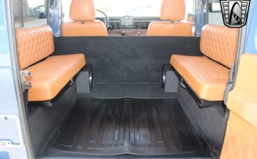 Land-Rover-Defender-1994-23
