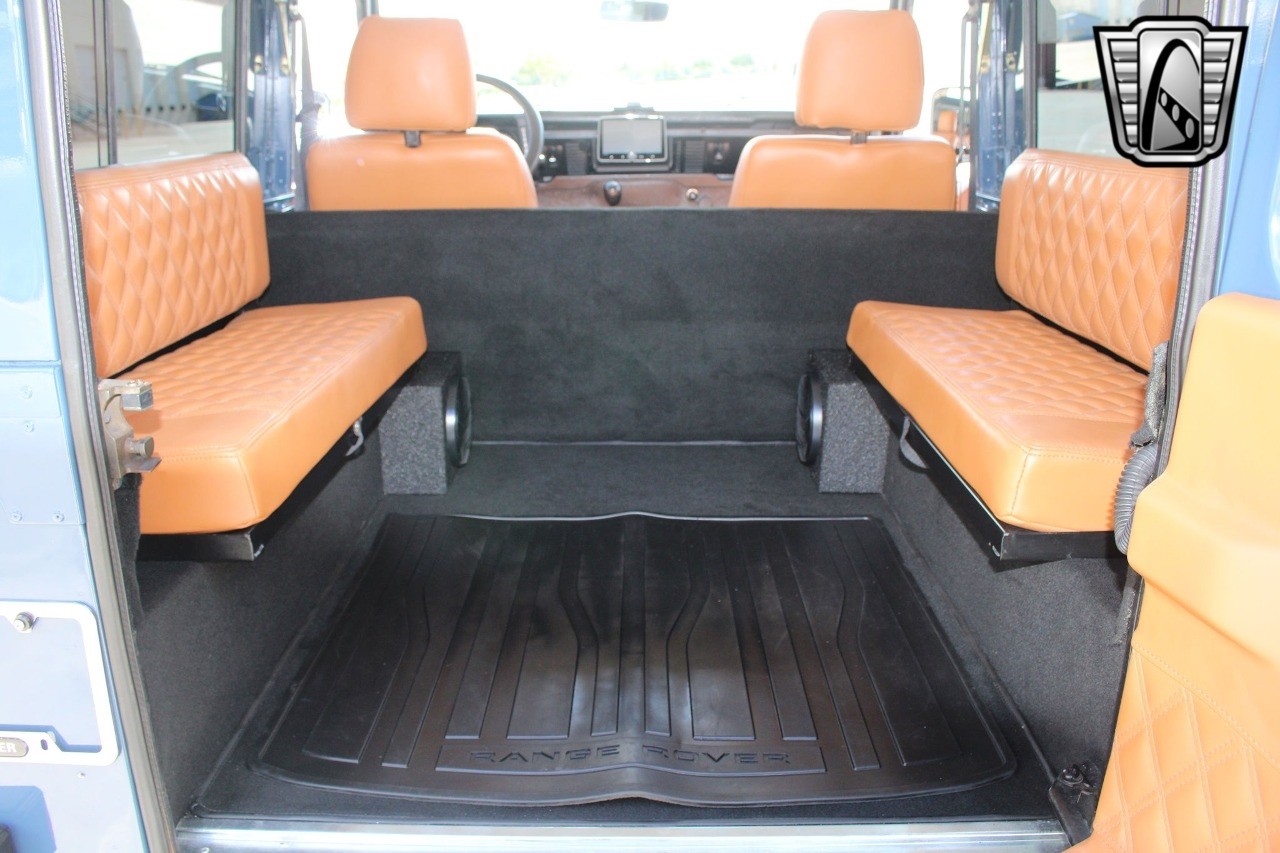 Land-Rover-Defender-1994-23