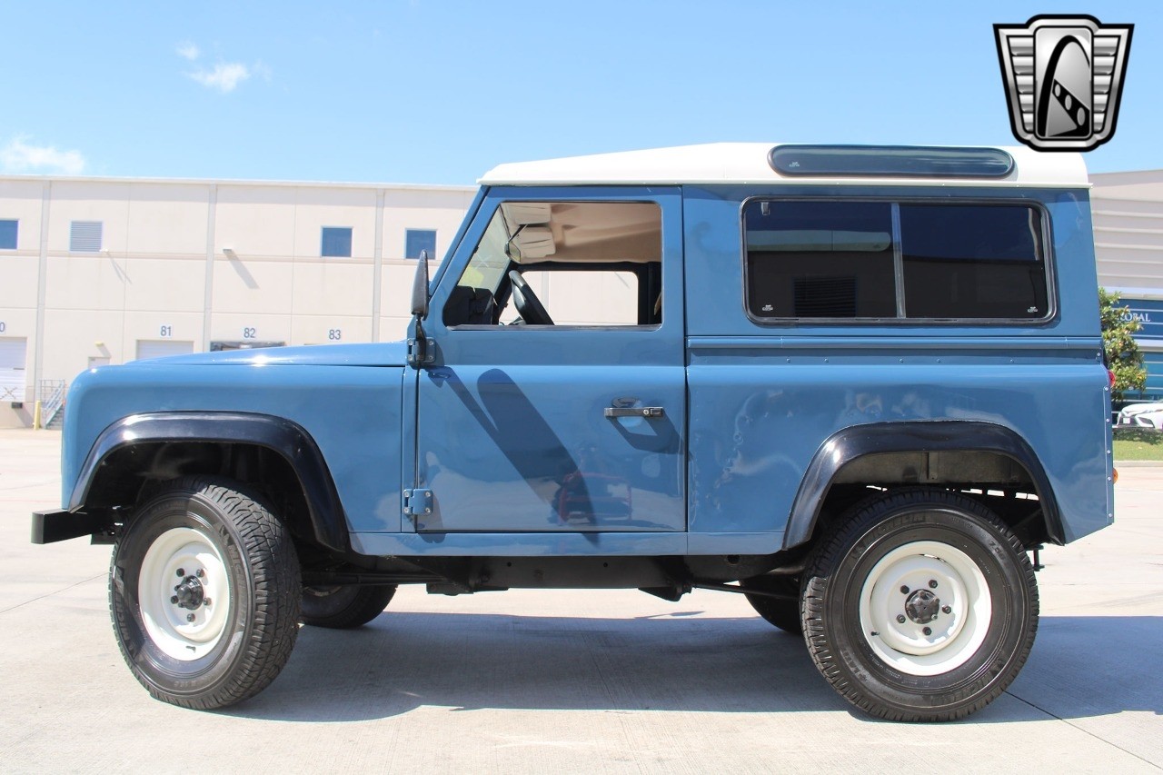 Land-Rover-Defender-1994-28