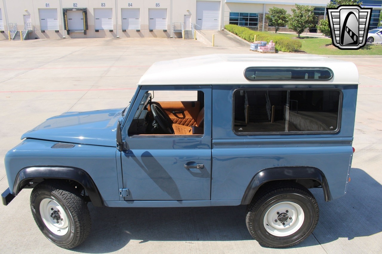 Land-Rover-Defender-1994-3