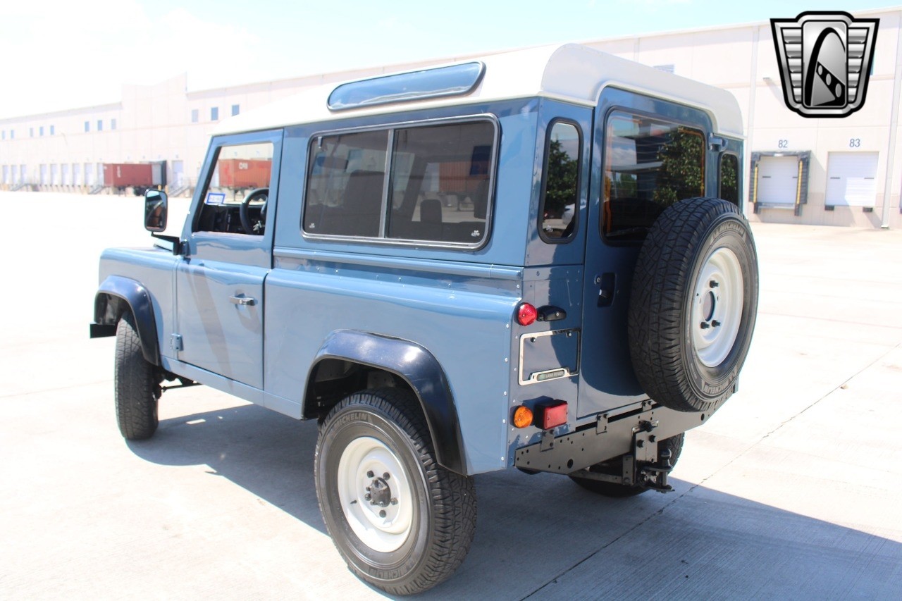 Land-Rover-Defender-1994-30