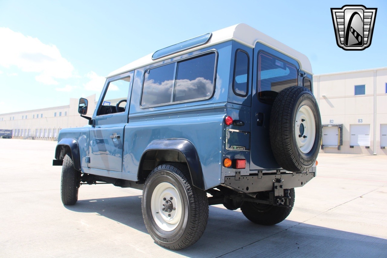 Land-Rover-Defender-1994-31