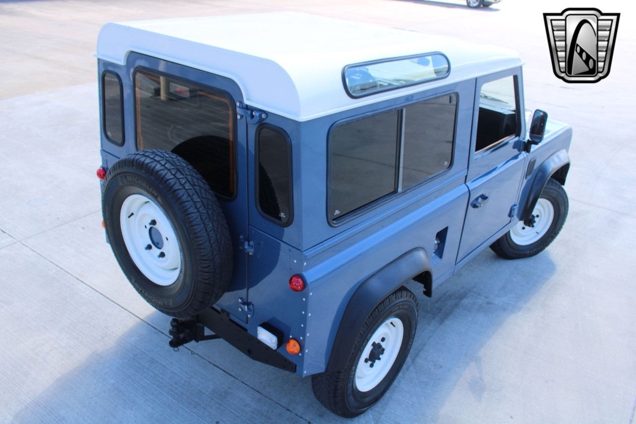 Land-Rover-Defender-1994-34
