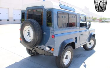 Land-Rover-Defender-1994-35