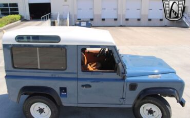 Land-Rover-Defender-1994-37