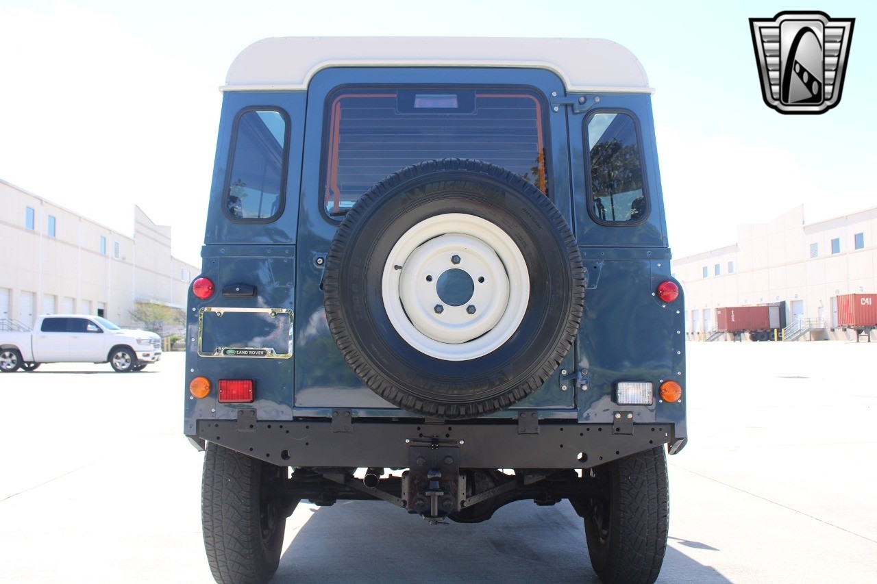 Land-Rover-Defender-1994-4