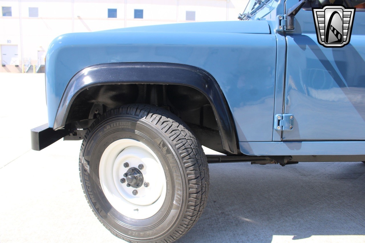 Land-Rover-Defender-1994-7