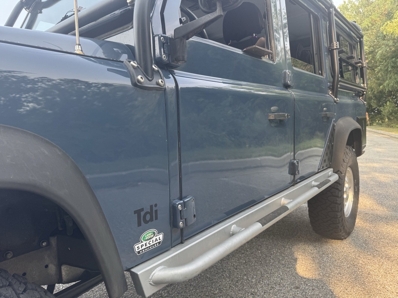 Land-Rover-Defender-1994-SUV-19