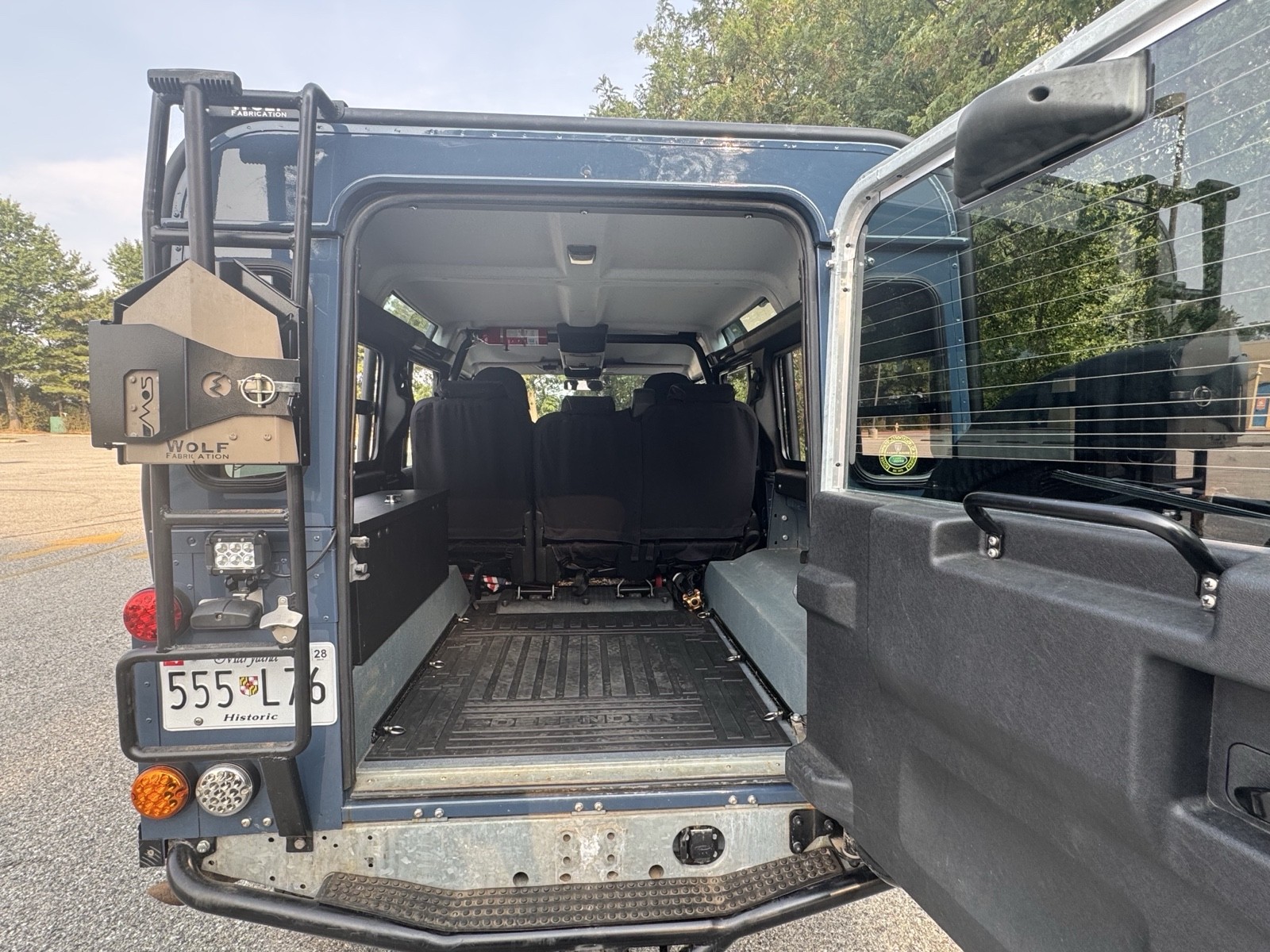 Land-Rover-Defender-1994-SUV-22